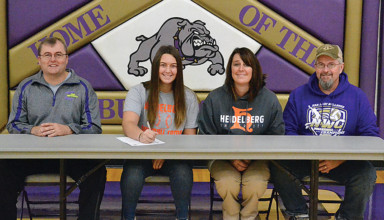 Signing with the ‘Berg