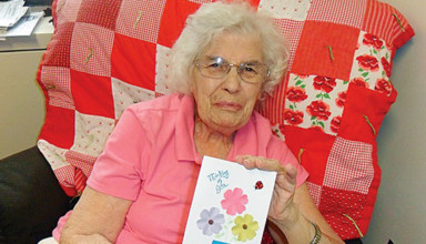 Handmade cards for Hardin Hills residents