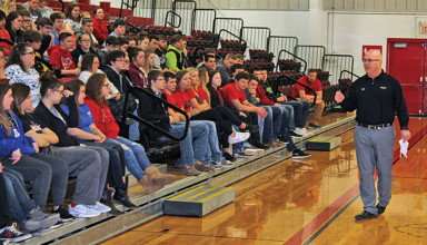 ONU football coach Dean Paul shares lessons with USV students