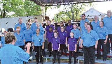 Noteworthy Community Choir performs at Patriotic Pops Concert at ONU