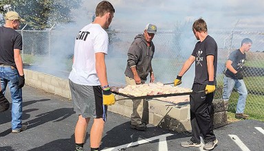 HN FFA members have chicken to be cooked